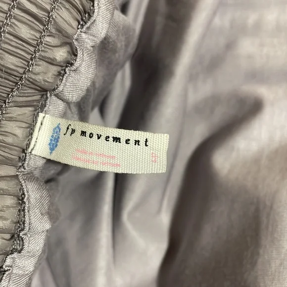 Free people movement worn once for a few hours ovr leggings also have gold - Picture 13 of 14